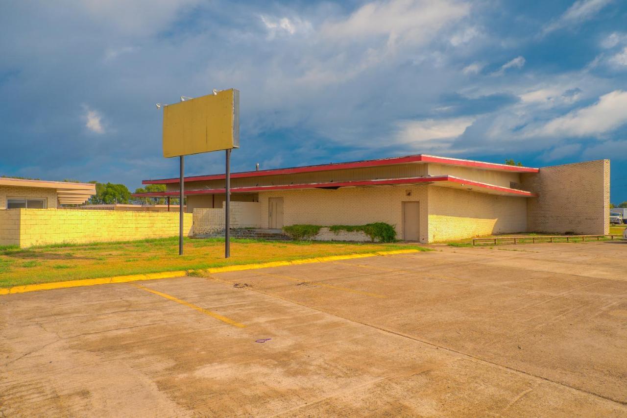 Town & Country Motel Bossier City By Oyo Экстерьер фото